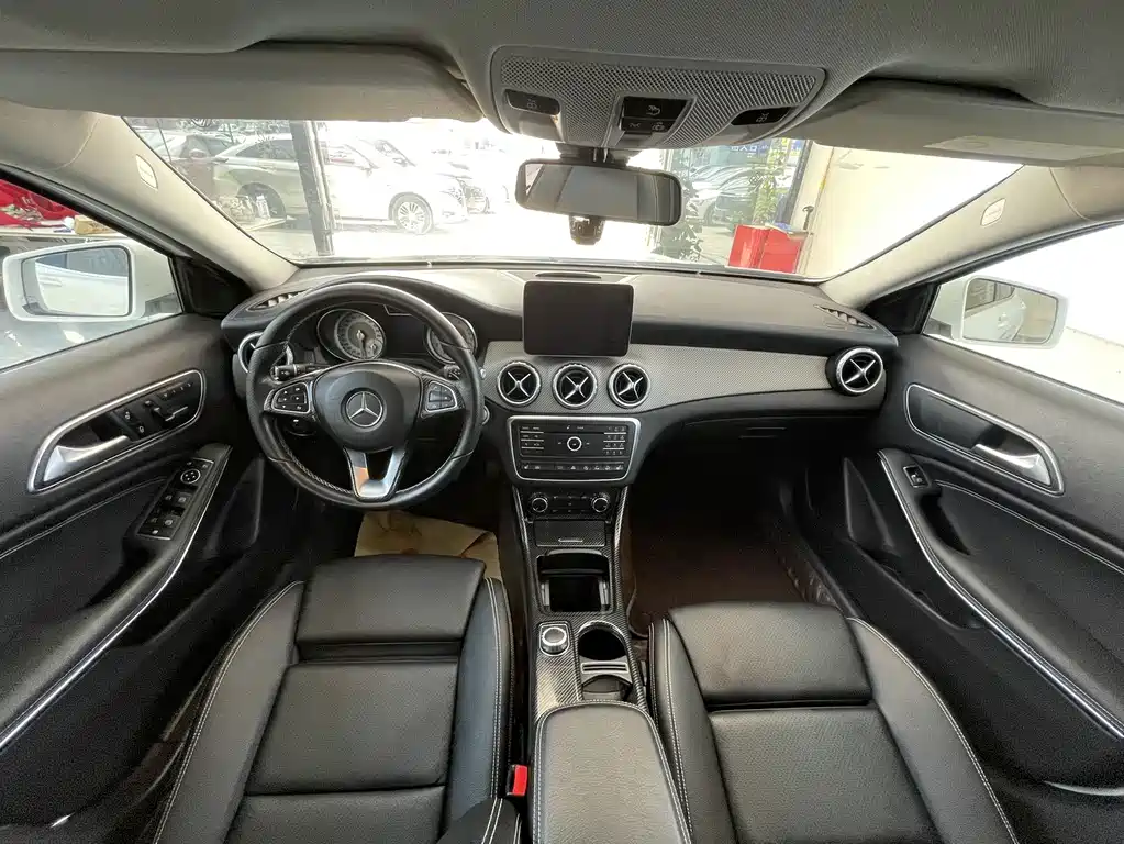 Mercedes-Benz GLA 2017 — фото 14