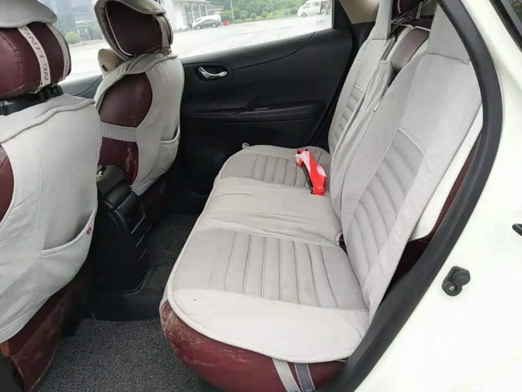 Nissan Tiida 2015 — фото 17