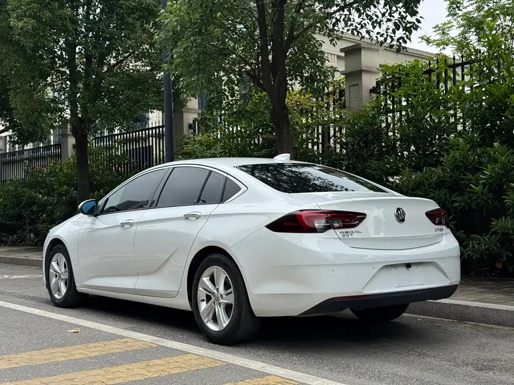 Buick Regal 2019 — фото 10