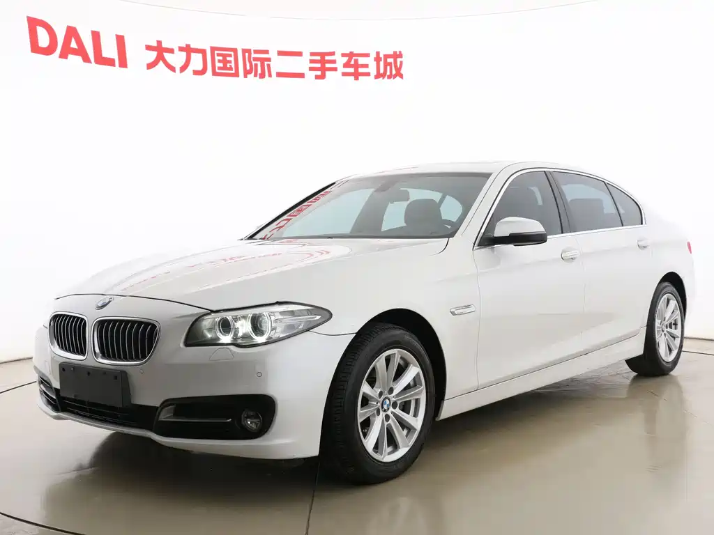 BMW 5 Series 2015 — фото 1