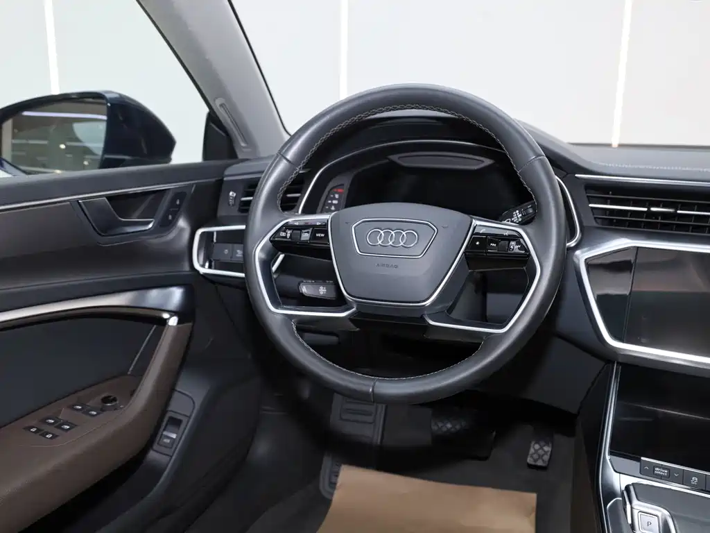 Audi A7L 2024 — фото 9