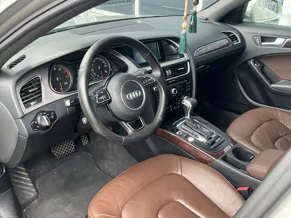 Audi A4L 2016