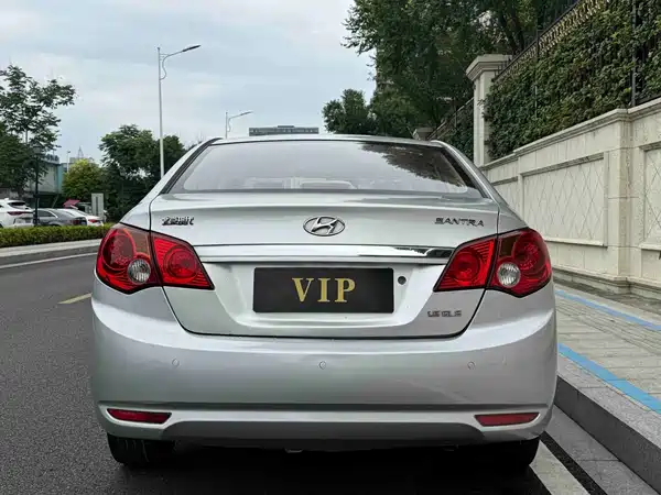 Hyundai Yuedong 2011
