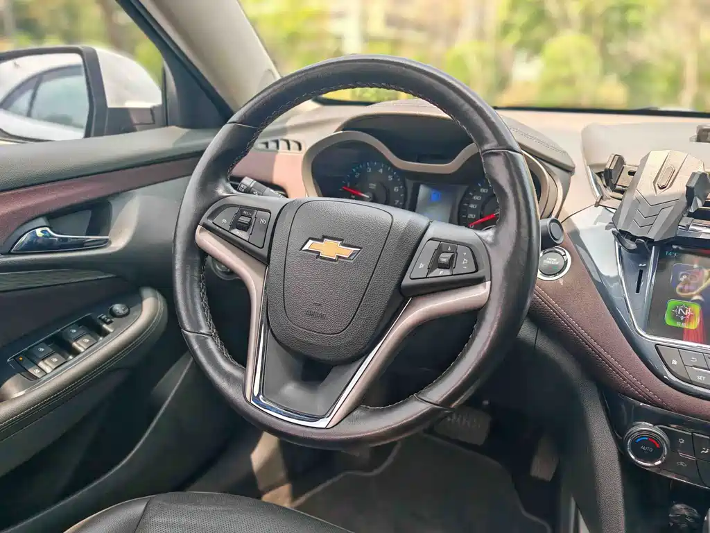 Chevrolet Malibu 2017 — фото 15