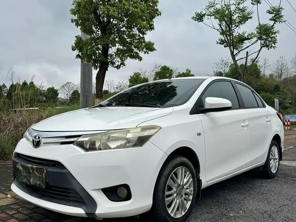 Toyota Vios 2014 — фото 1