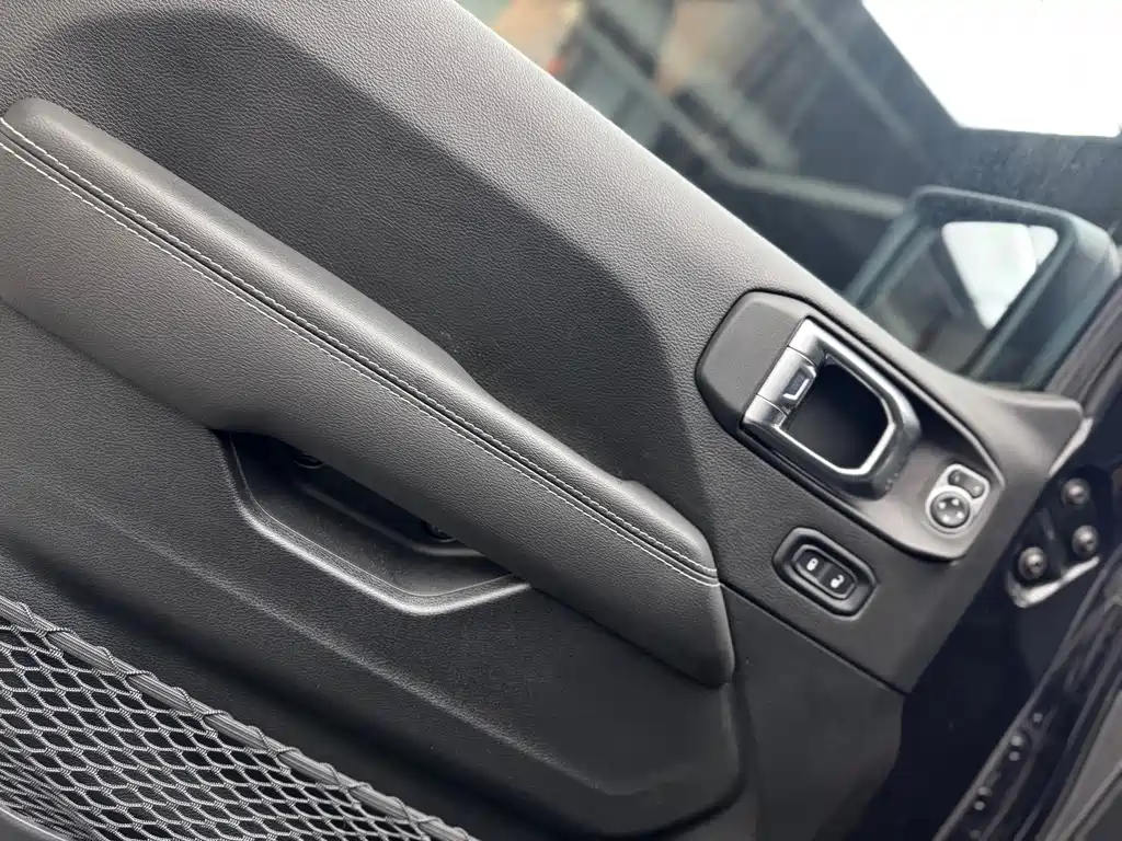 Jeep Wrangler New Energy 2021 — фото 16