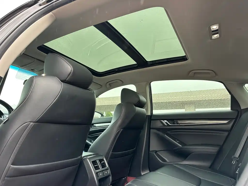 Honda Accord 2023 — фото 13