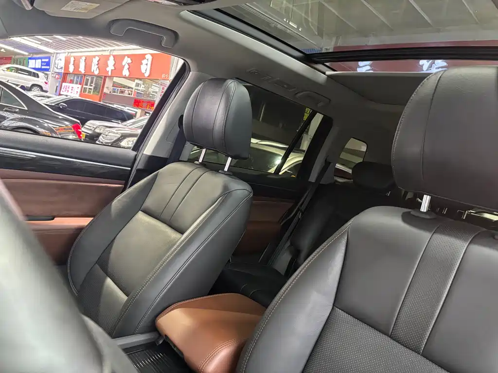 GAC Motor Trumpchi GS8 2017 — фото 12