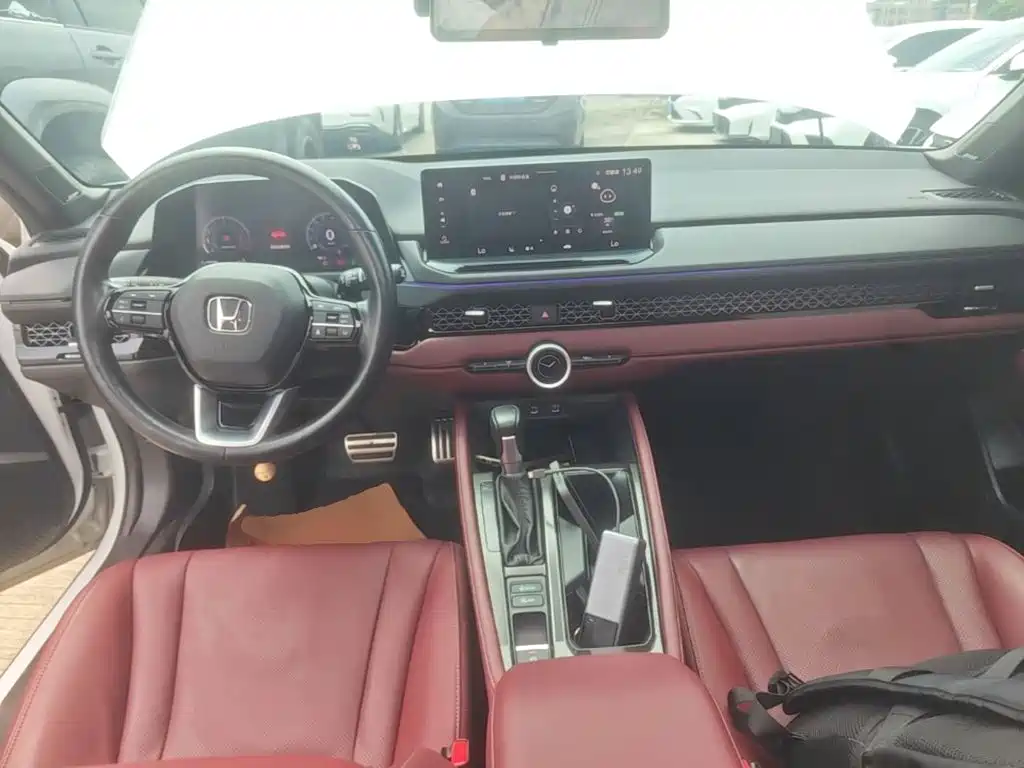 Honda Accord 2023 — фото 10