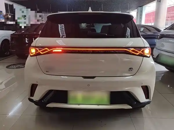 BYD Dolphin 2024