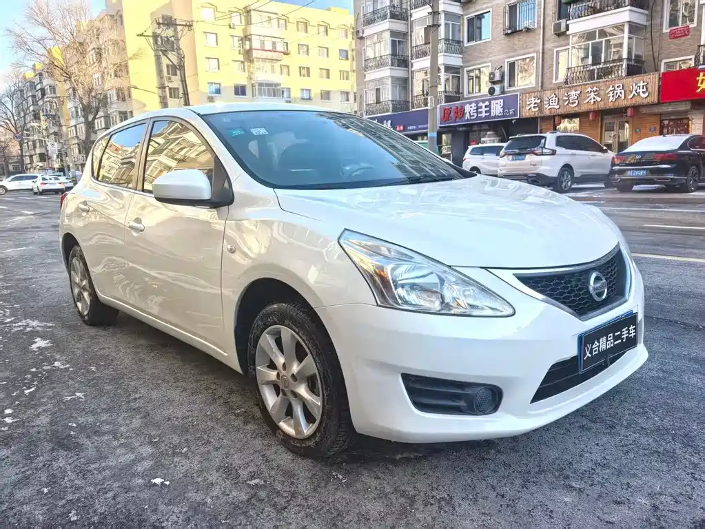 Nissan Tiida 2015 — фото 3