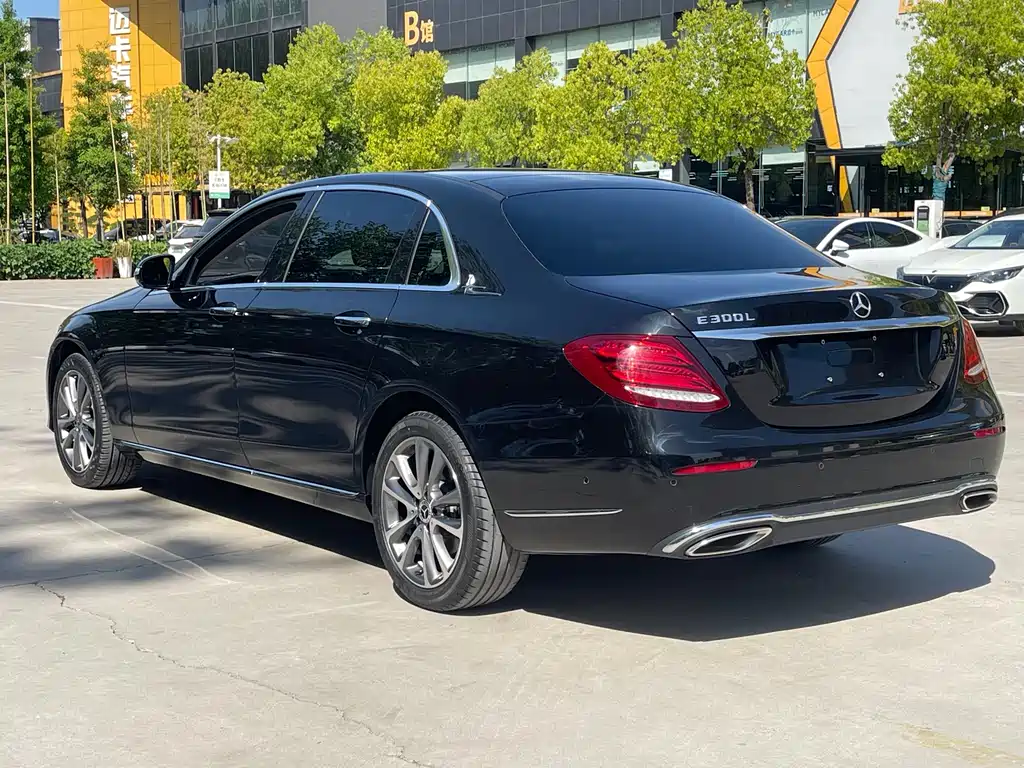 Mercedes-Benz E-Class 2018 — фото 4