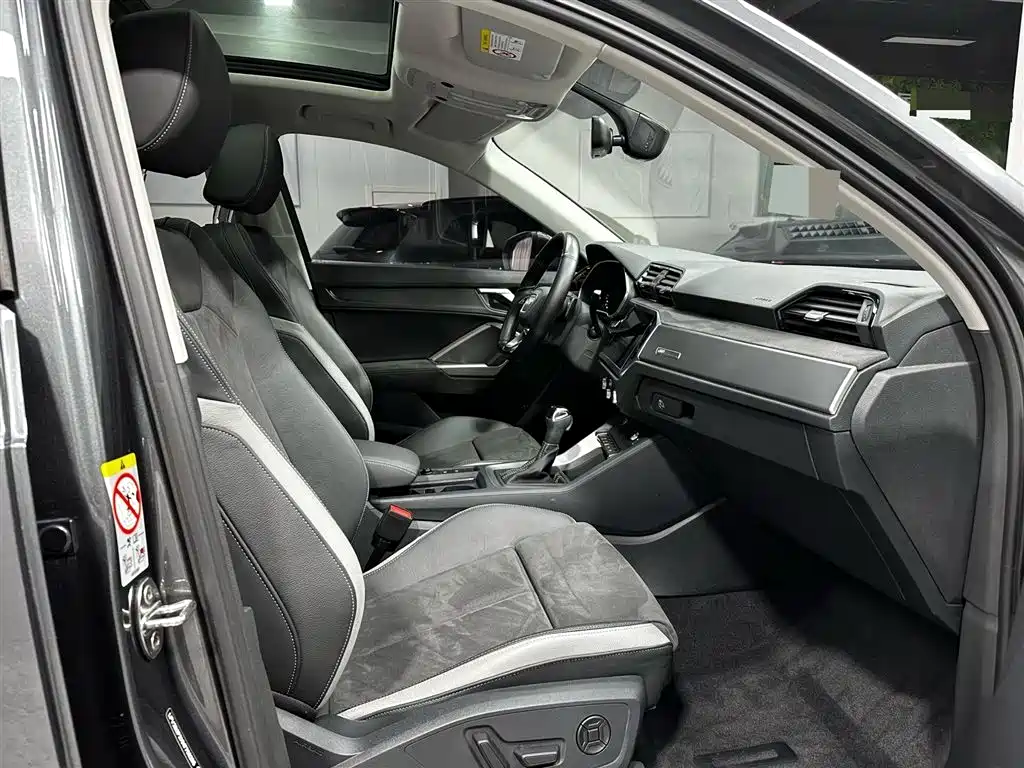 Audi Q3 2023 — фото 12
