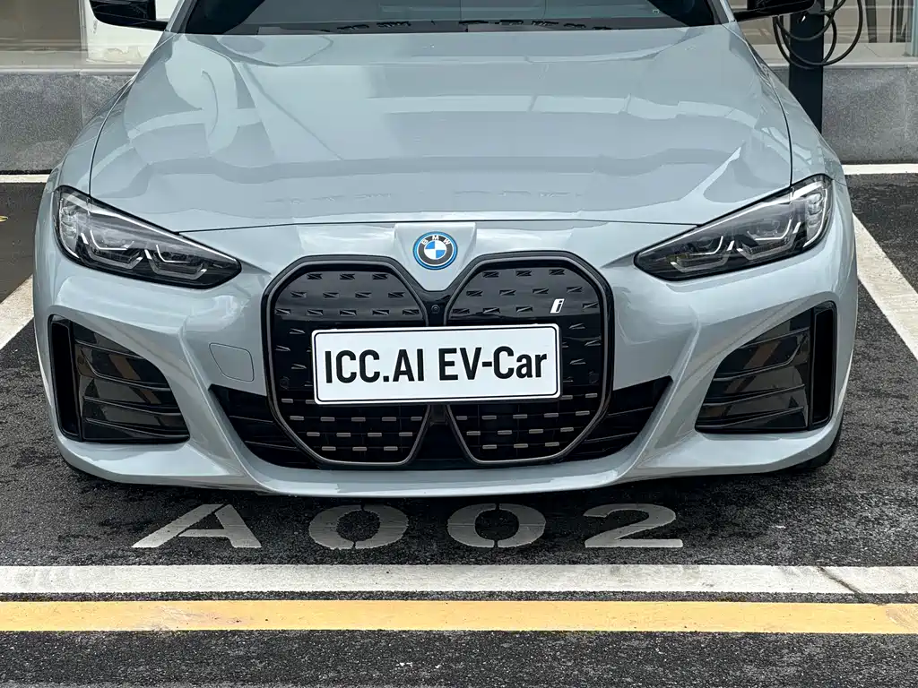 BMW i4 2025 — фото 5