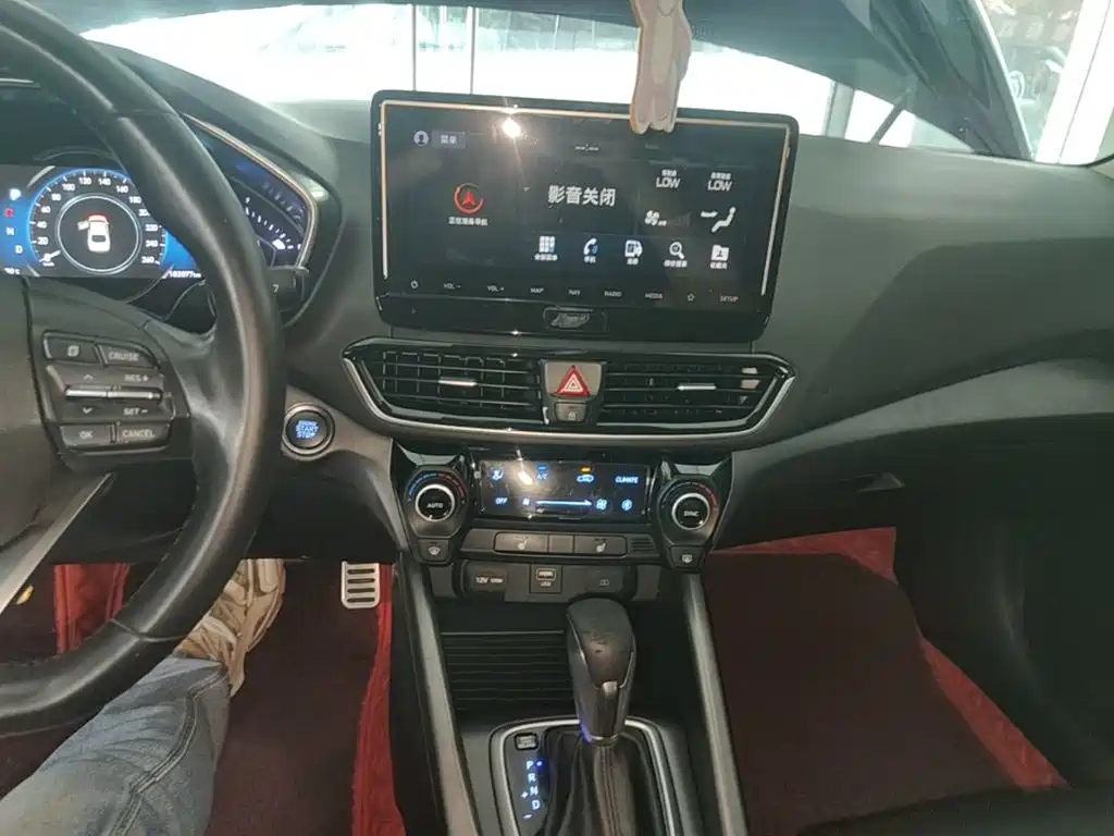 Hyundai Festa 2019 — фото 13