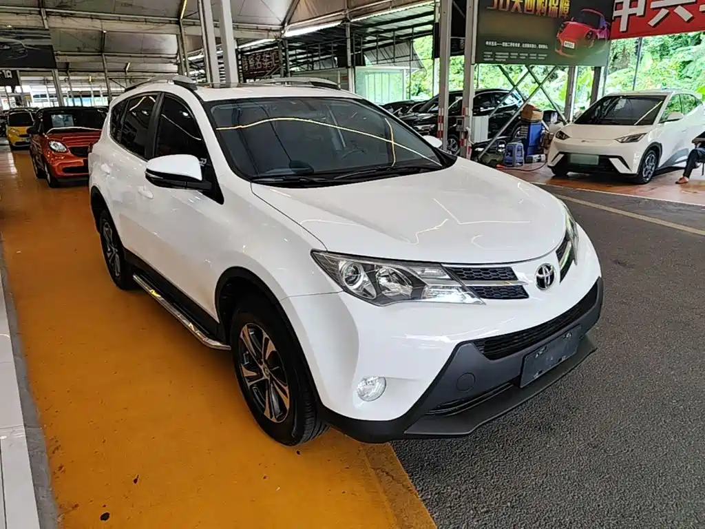 Toyota RAV4 2016 — фото 4