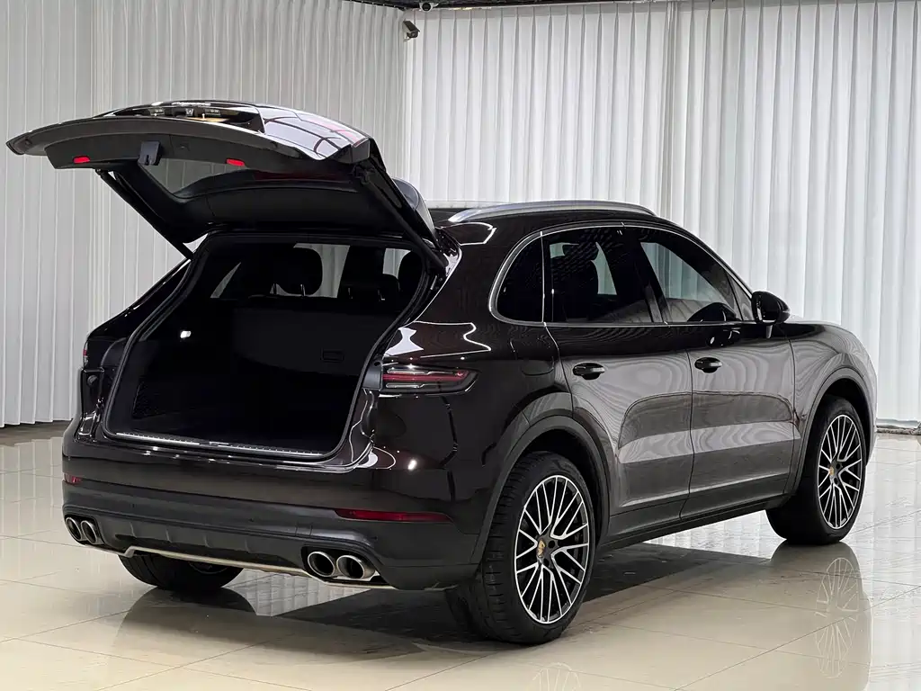 Porsche Cayenne 2018 — фото 8