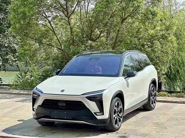 NIO ES8 2021