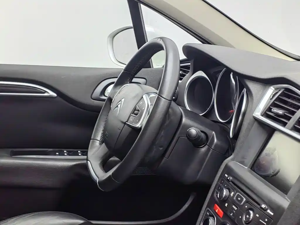 Citroën C4L 2015 — фото 22