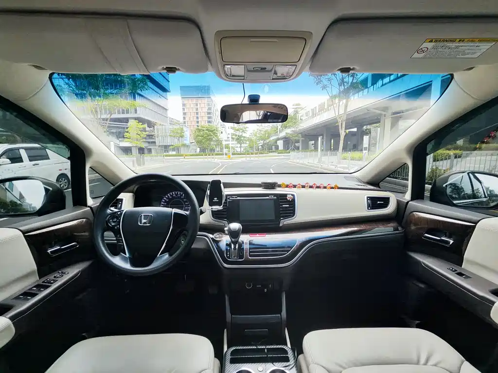 Honda Odyssey 2016 — фото 11