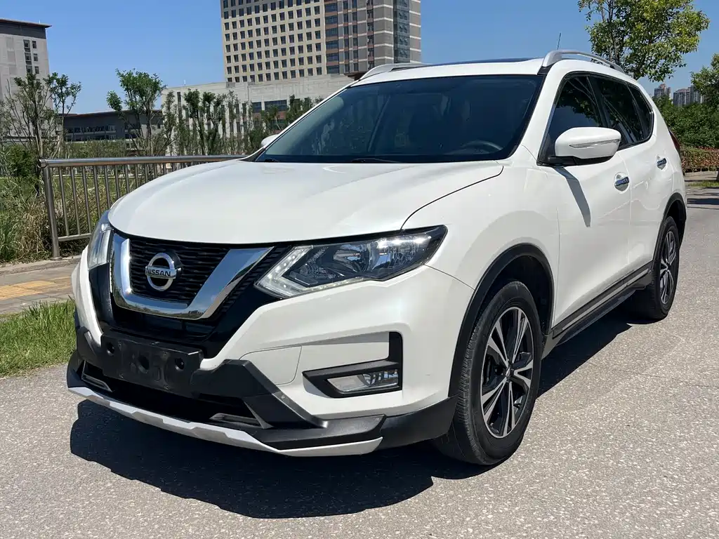 Nissan X-Trail 2018 — фото 1