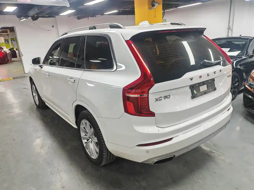 Volvo XC90 2016 — фото 10