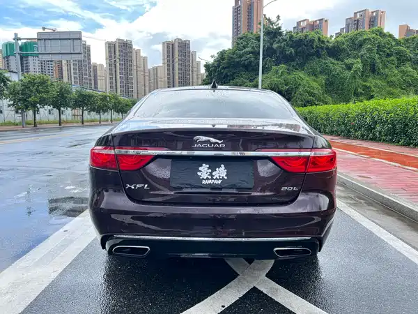 Jaguar XFL 2018