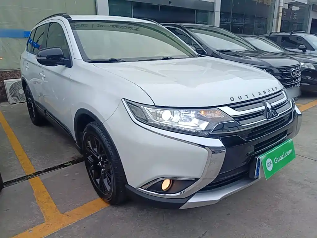 Mitsubishi Outlander 2018 — фото 4