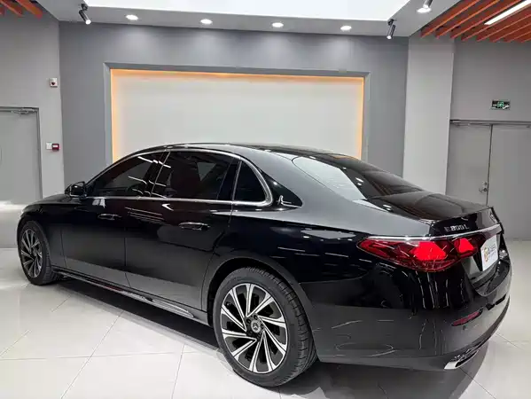 Mercedes-Benz E-Class 2025