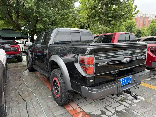 Ford F-150 Raptor 2015