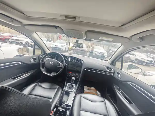 Citroën C4L 2013