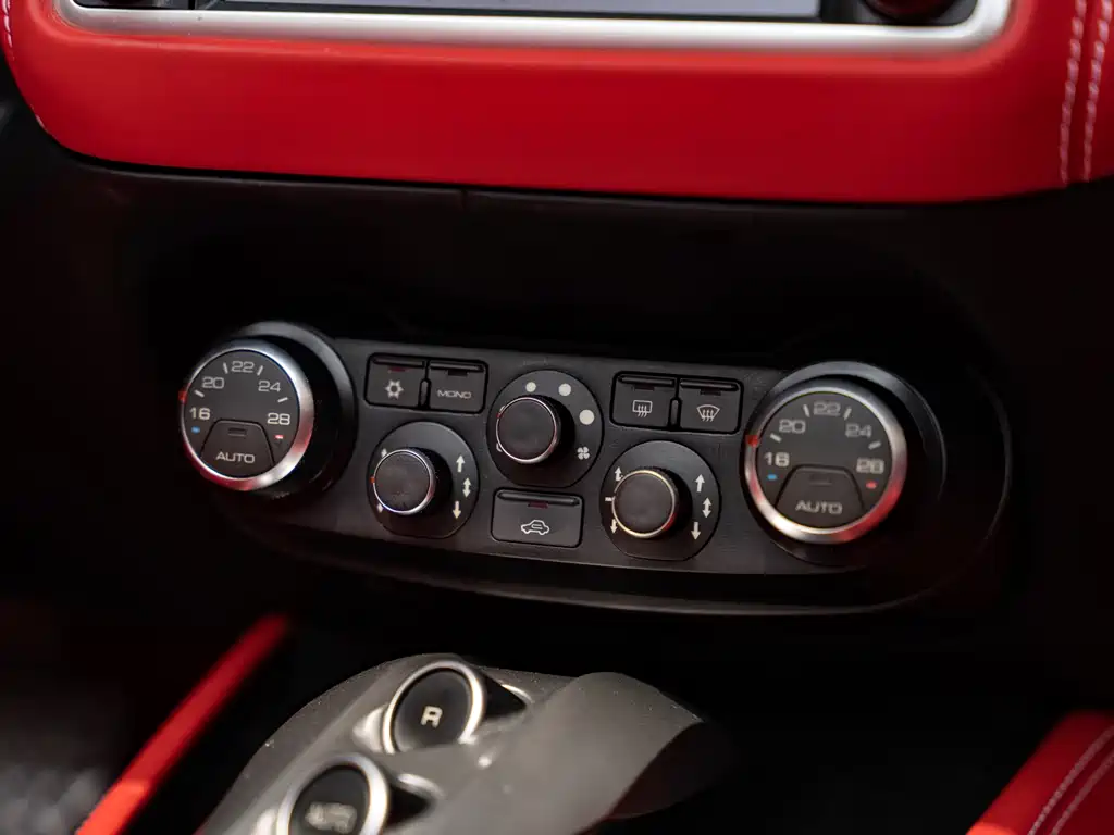 Ferrari California T 2015 — фото 15