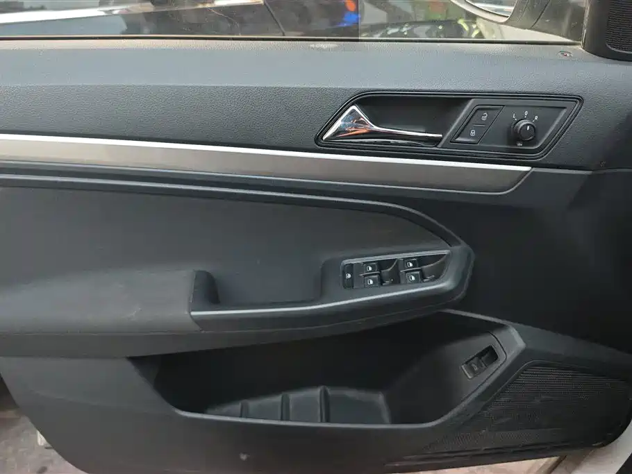 Volkswagen Lavida 2016