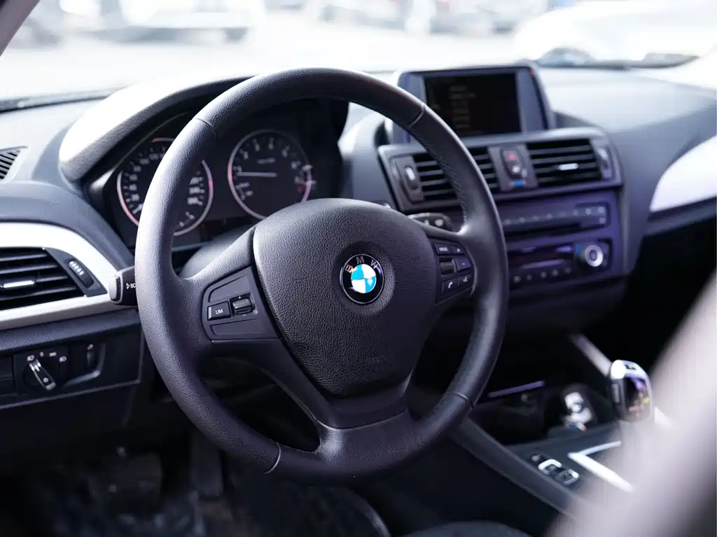BMW 1 Series 2012 — фото 15