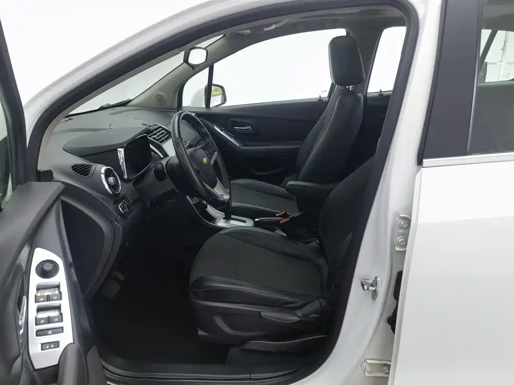 Chevrolet Trax 2015 — фото 10
