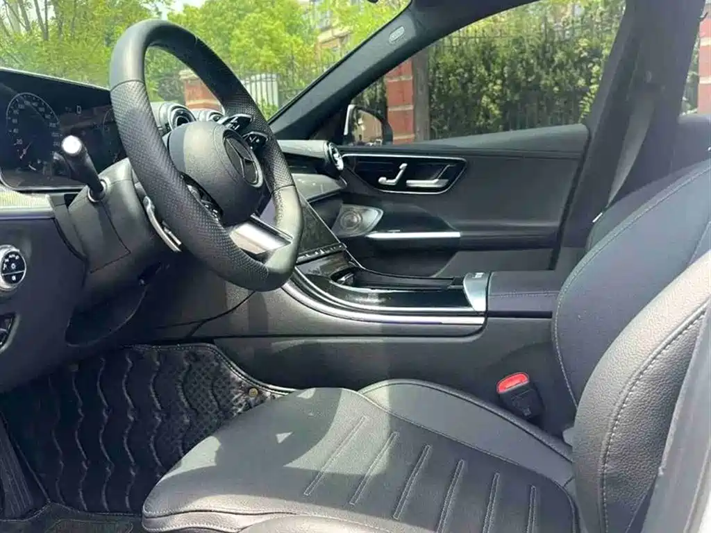 Mercedes-Benz C-Class 2023 — фото 2
