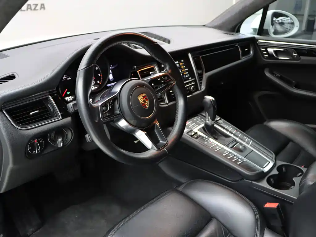 Porsche Macan 2015 — фото 17