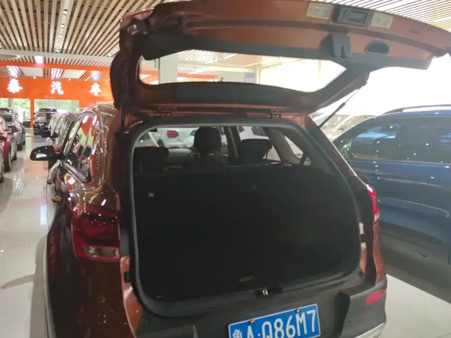 Kia KX3 Proud Running 2015