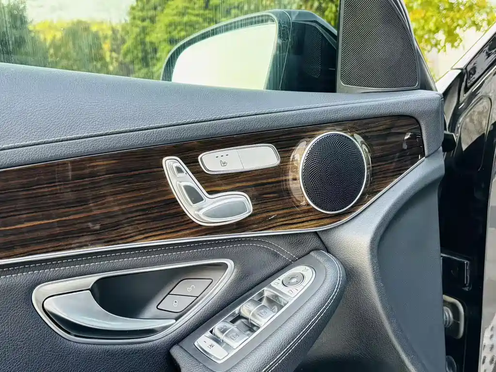 Mercedes-Benz GLC 2018 — фото 19