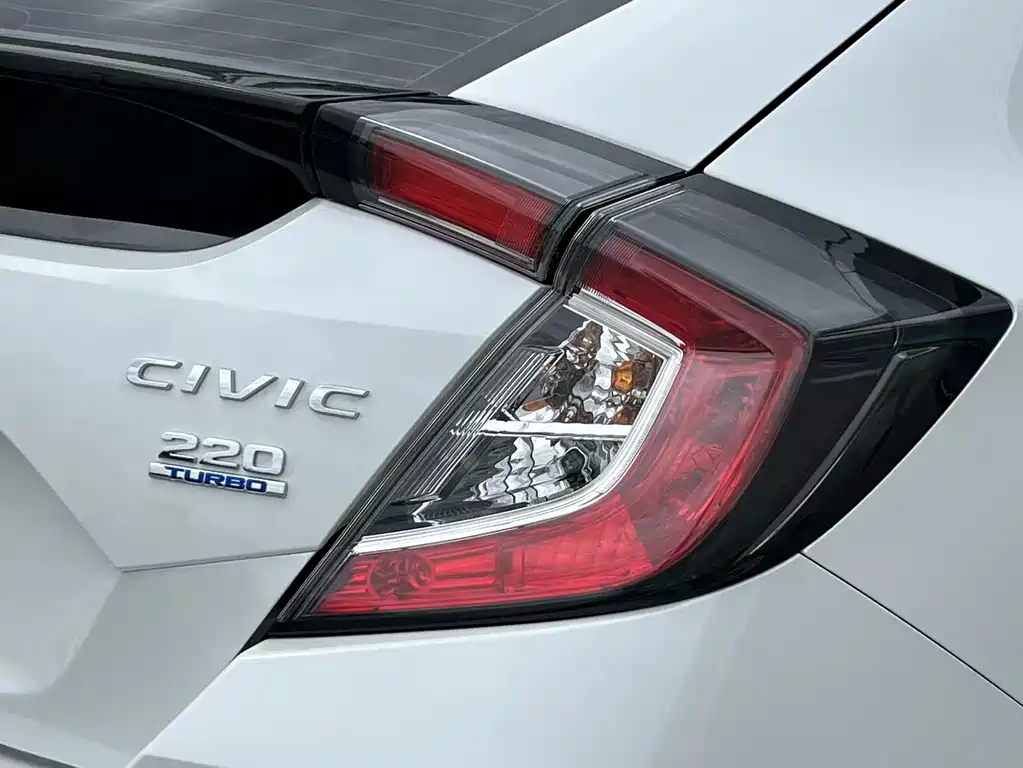 Honda Civic 2022 — фото 8