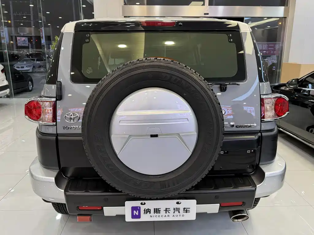 Toyota FJ Cruiser 2019 — фото 6