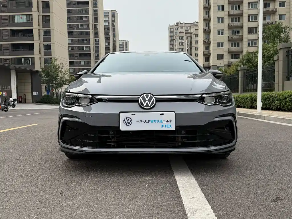 Volkswagen Golf 2024