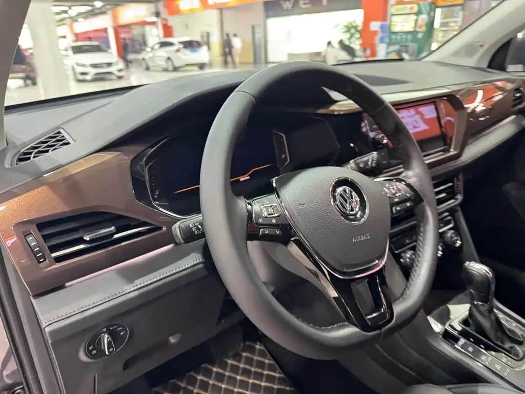 Volkswagen Tharu 2019 — фото 11