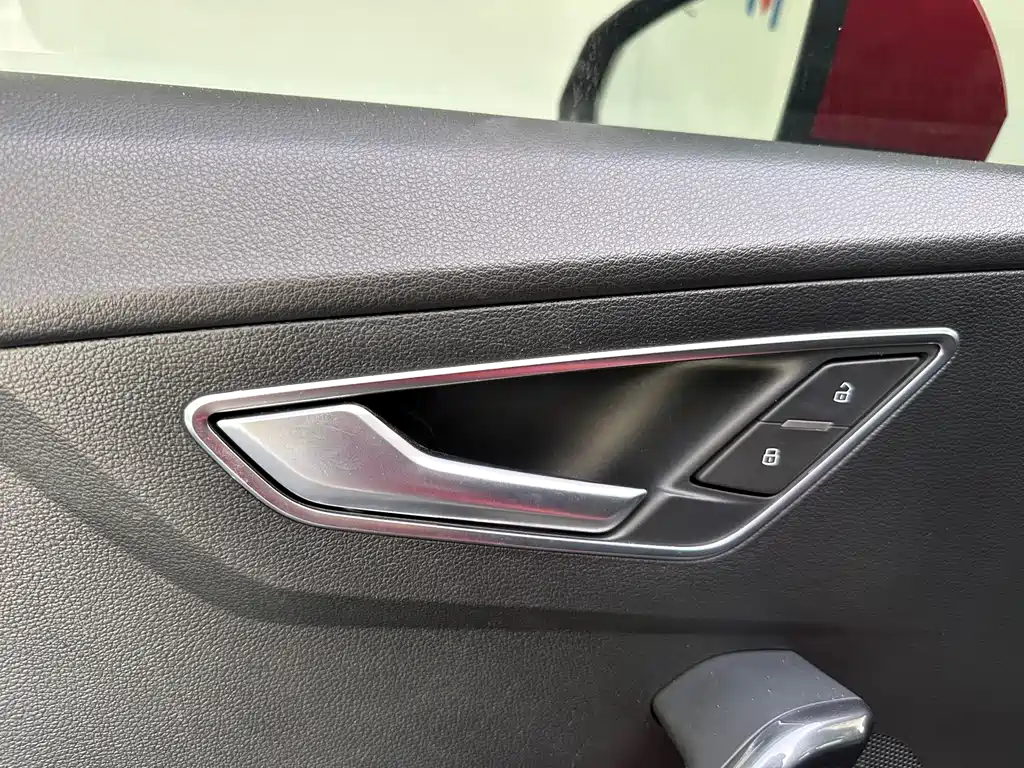 Audi Q2L 2022 — фото 16