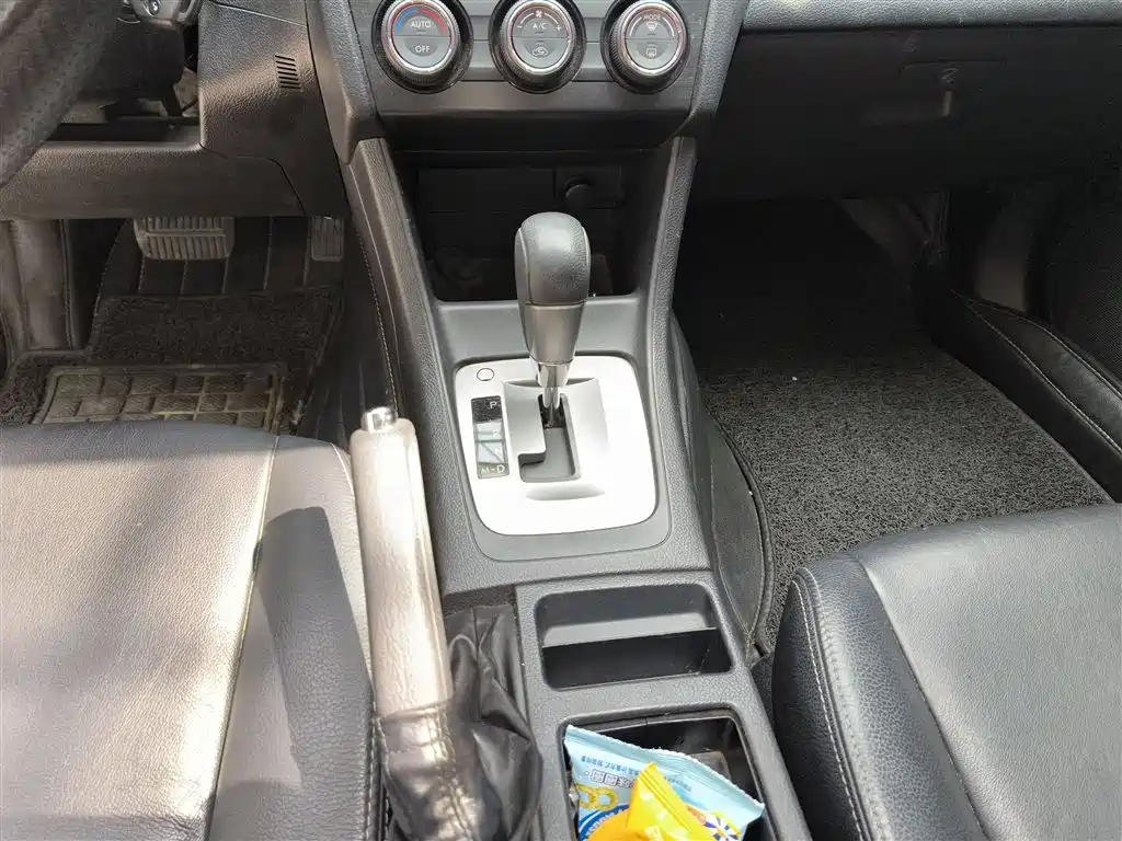 Subaru XV 2015 — фото 10
