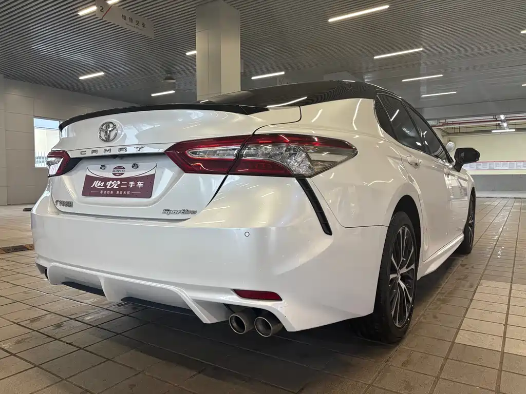 Toyota Camry 2021 — фото 16