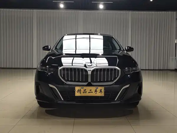 BMW 5 Series 2025