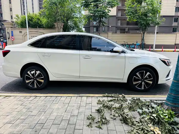 Roewe Feifan ER6 2021
