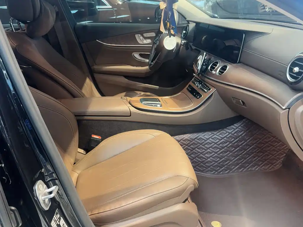 Mercedes-Benz E-Class 2023 — фото 2