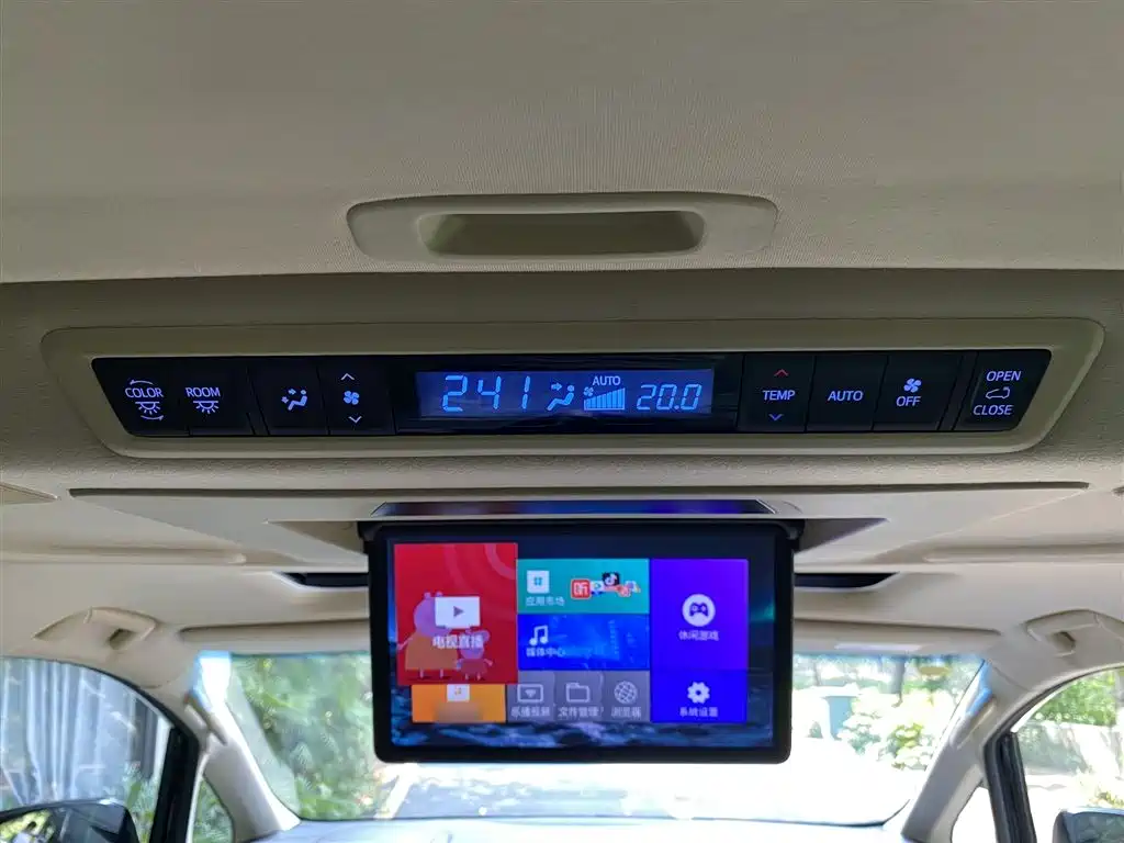 Toyota Alphard 2021 — фото 17